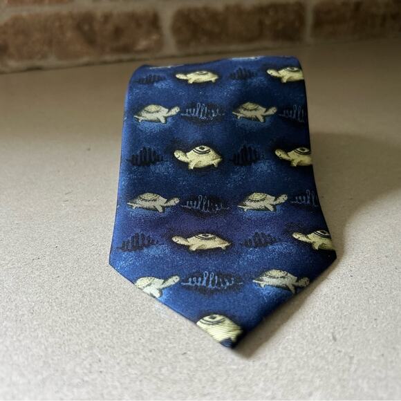 NWT marks and spencer navy turtle tortoise men’s designer silk tie unique gift - Picture 3 of 12